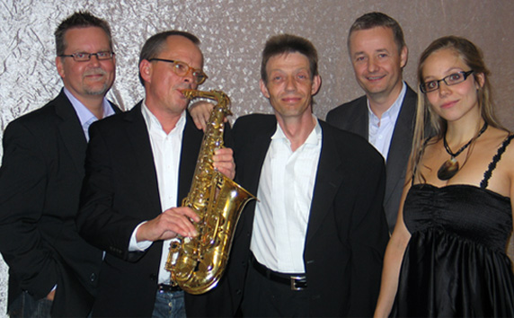 Davids Decible - E-ntertainment.dk
